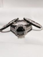 One of a kind 5.48ct black dimond wedding set